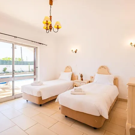 Villa Retiro No Campo Guia (Faro)